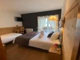 Standard Triple room with lake view