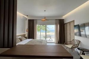 PentHouse & Apartments By The Sea Near Airport, Artemida