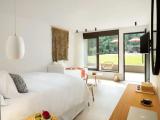 Executive Suite with pool view
