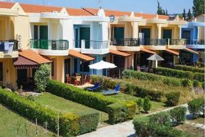 Eva's Houses, Nikiti