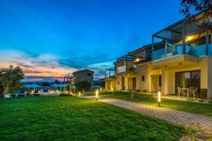 Miroes Suites, Nikiti