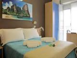 Standard Triple room with sea view