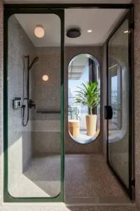 The Standard, Bangkok Mahanakhon - 138
