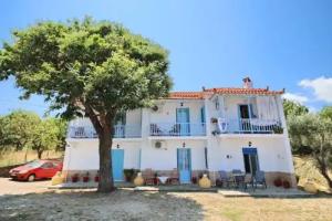 Anemi Studios, Skopelos Town