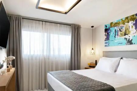 Sea Level - Adults Only 16 plus - 33