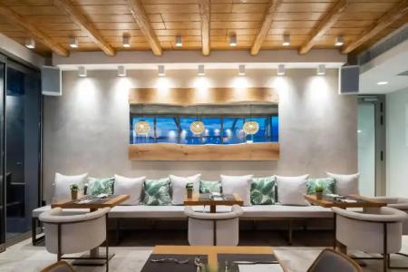 Sea Level - Adults Only 16 plus - 43