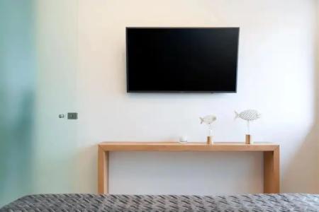 Sea Level - Adults Only 16 plus - 28