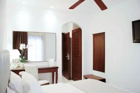 Armata Boutique - 20