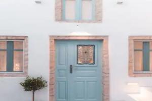 Demeter Cave House - Luxury Adults Only Cave House, Pirgos