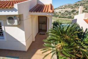 Holiday villa SUNJOY 100m. from the beach., Sounio