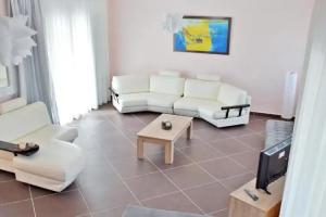 Villa Lily, Skala Rachoniou