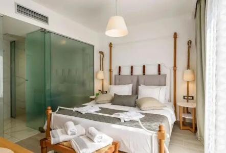 Solimar White Pearl - Adults Only - 17