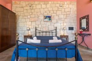 ELIA VILLA 2, Alikanas