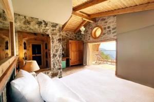 Kabak Dome Suites, Faralya