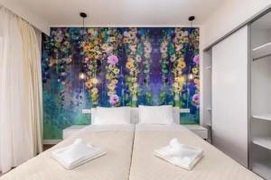 Aqua Luxury Suites, Roda
