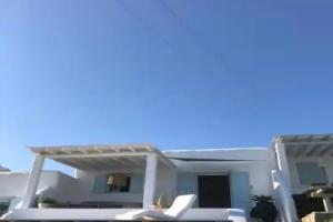 VILLA 11.7, Elia