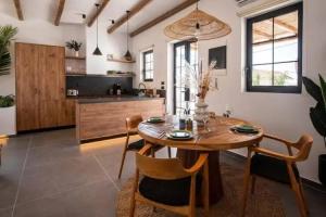 CasaCarma I, privater Pool, Boho-Design, Tradition, Lakhania