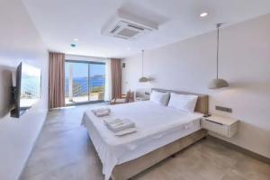 MonnaS Rooms, Kas