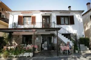 Giola's House Afissos, Afissos