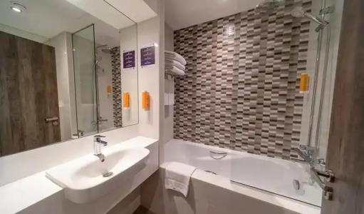 Premier Inn Dubai Barsha Heights - 108