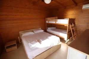 Bunec Beach Resort, Piqeras