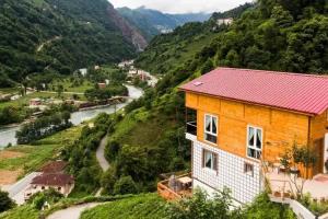 Mctsuit Hotel, Rize
