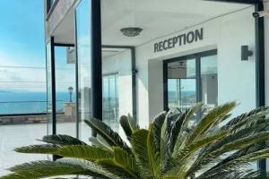Argento Hotel, Guemuesluek