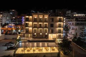Grand Hotel, Sarande