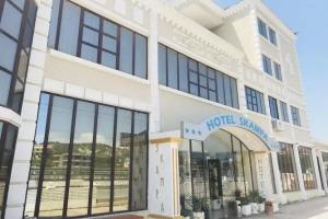 Hotel Skampa, Golem