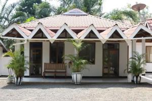 PTL Neneu Hotel, Moshi