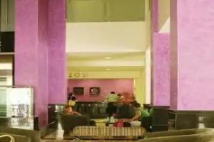 Riva Club N Hotel, Okurcalar