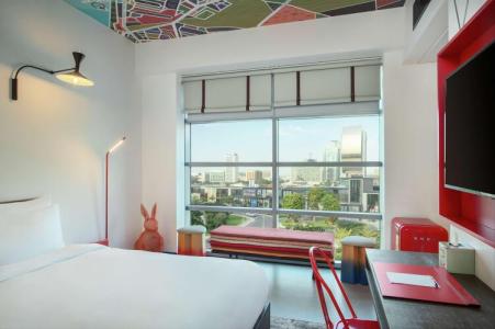 Hampton by Hilton Dubai Al Seef - 12