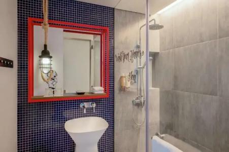 Hampton by Hilton Dubai Al Seef - 59