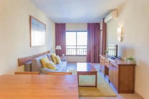 Beachfront 1BR Ronda 4 - AC/WIFI/POOL, Fuengirola