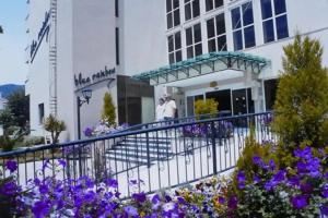 Blue Rainbow Hotel, Icmeler