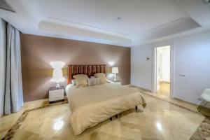 Rich List Banus Hotel, Marbella