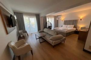 Lake Life Hotel, Isnik