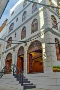 Tembo Palace