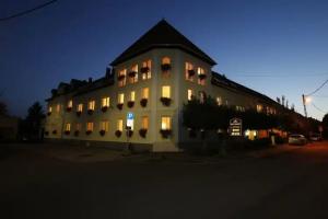 Hotel Korona Eger, Eger