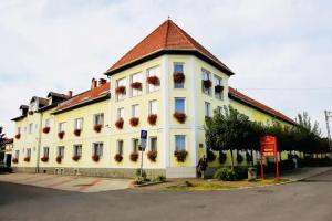 Hotel Korona, Eger
