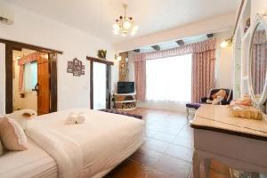Swiss Valley Hip Resort, Suan Phung