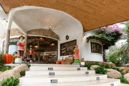 Swiss Valley Hip Resort - 19