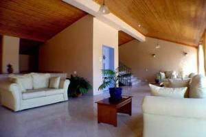 Lefkada Beach Hotel, Lygia