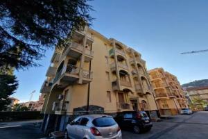 3 Locali 600 metri dal Mare Free Parking Hotel, Pietra Ligure