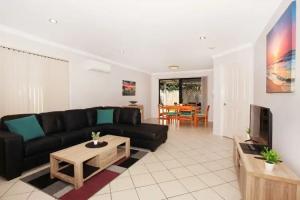 Oomo Street, Mooloolaba