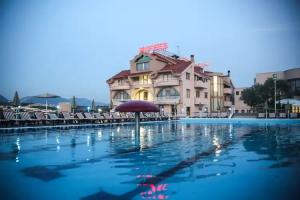 Eklips Resort, Tirana