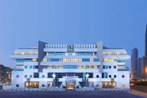 Leva Hotel and Suites, Mazaya Centre, Dubai