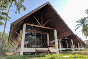 Phayamas Private Beach Resort and Island Brew, Koh Phayam