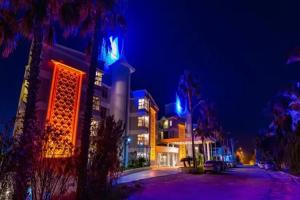 Royal Atlantis Beach Hotel