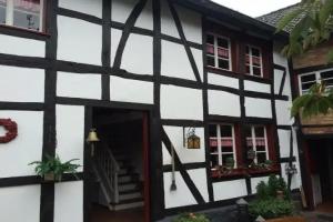 Ferienhof Schmickerath Guest house, Simmerath